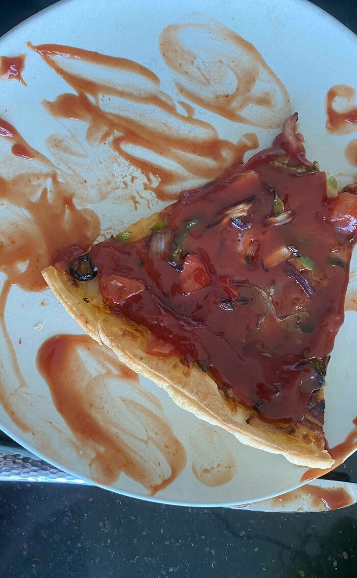 How My Sister Eats Her Pizza