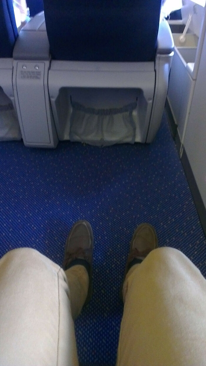 I Had So Much Leg Room On This Flight I Couldn't Reach The Pocket On The Chair In Front Of Me