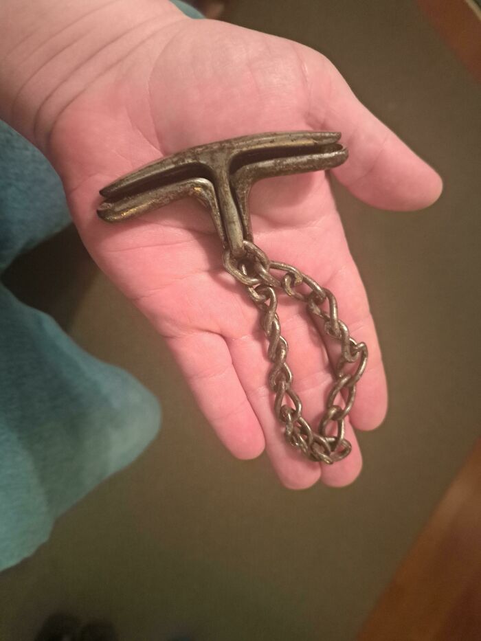 What Is This Chain With 2 Handles That Fit Together?