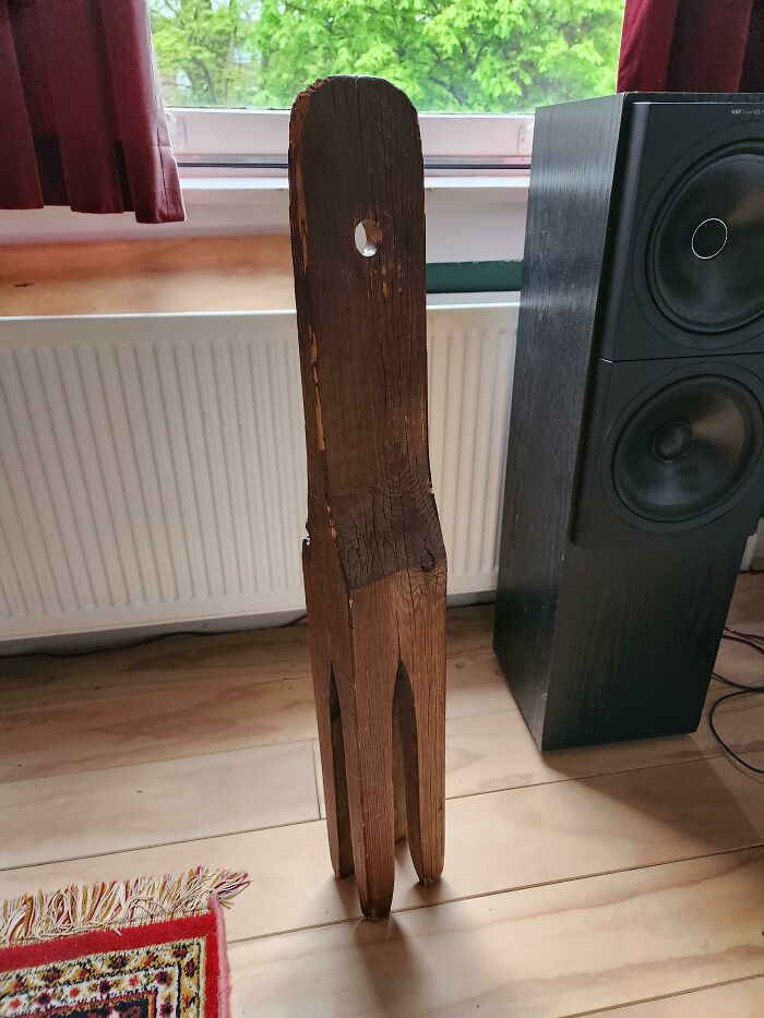 Big Wooden Thing That Kinda Looks Like A Clothes Pin. It's About 4lbs, And 85cm Tall. It's A Dark Wood That's A Bit Worn Down And I'm Guessing It's Over 40 Years Old?