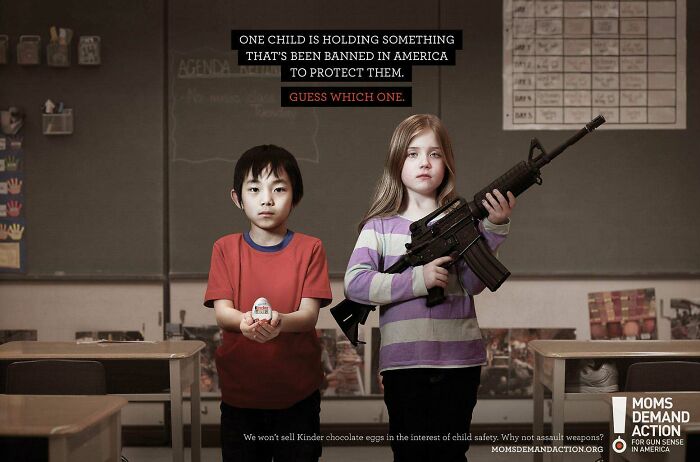 Un niño sostiene algo prohibido en Estados Unidos para protegerlos. Adivina cuál
