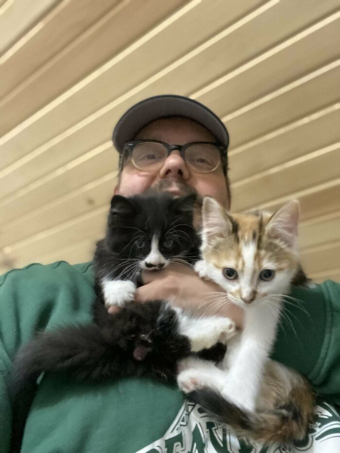 Happy First Cat Dad Father’s Day To Me ! Meet Frida And Florence