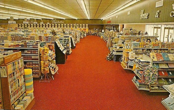 Supermercados cubiertos con moqueta de este color en los 70