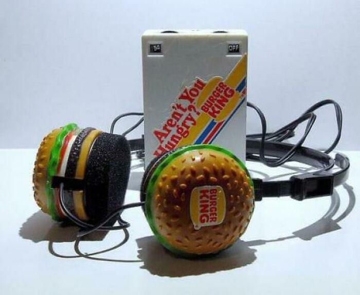 Radio AM con auriculares de hamburguesas, de Burger King. 1983