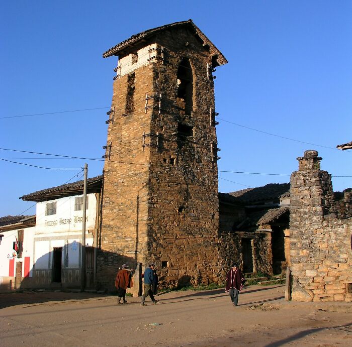Iglesia en La Jalca, Peru. Construida en 1538, se derrumbó en un terremoto