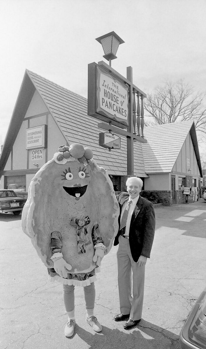 Lesser Known Mascots, Ihop's Miss Blueberry 1987