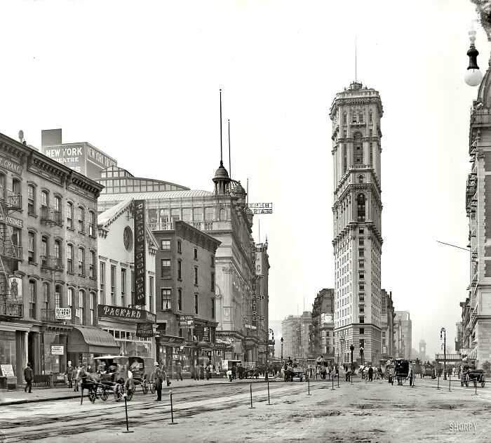 The Old Times Square. (1904)