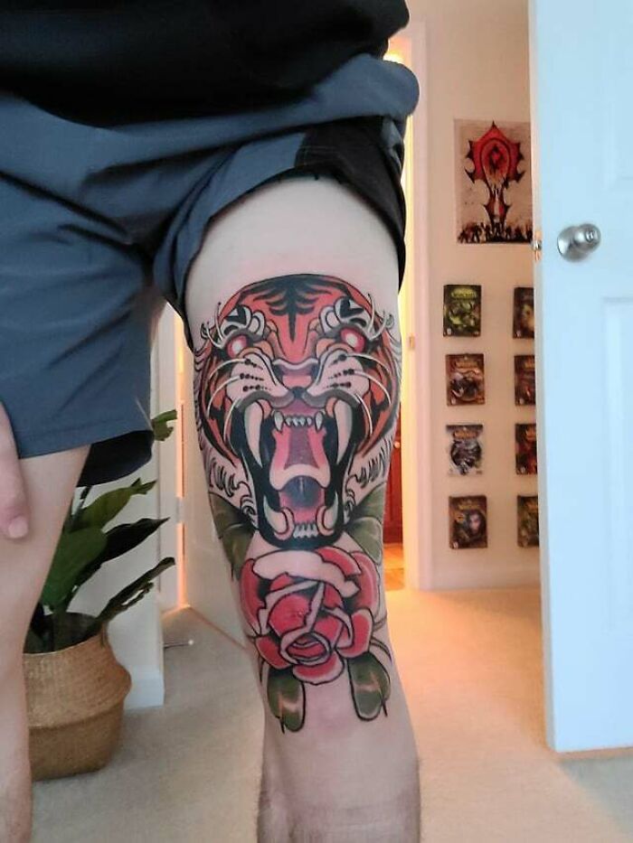 Tiger on the knee tattoo