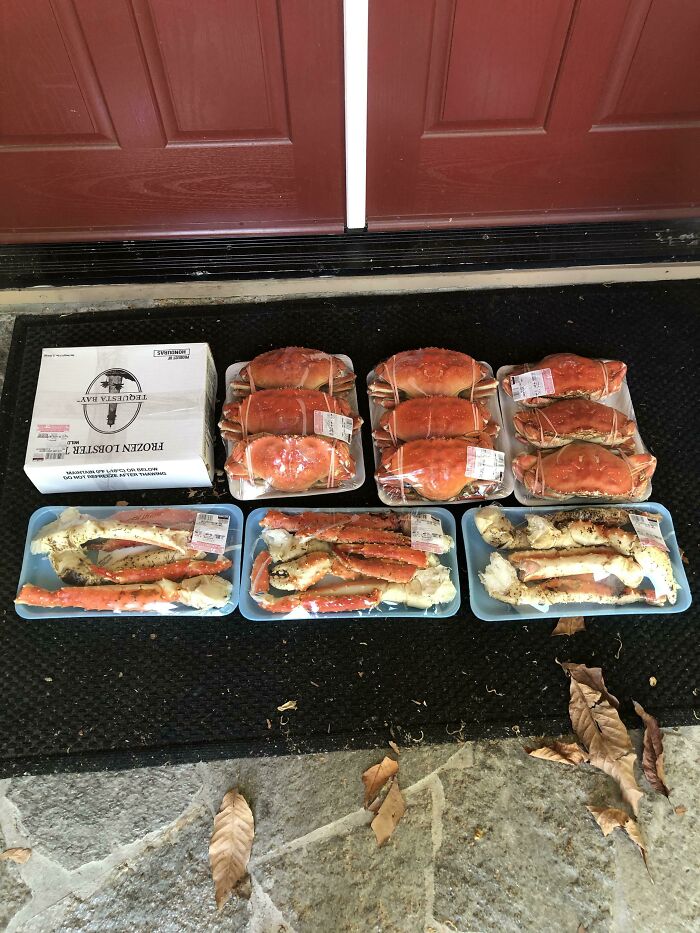Instacart Sent Me To The Wrong Address. Customer Care Can’t Figure Out Where This Customer Lives Or Phone Number So They Cancelled The Order. So Here I Am With $600 Worth Of Crab And Lobster