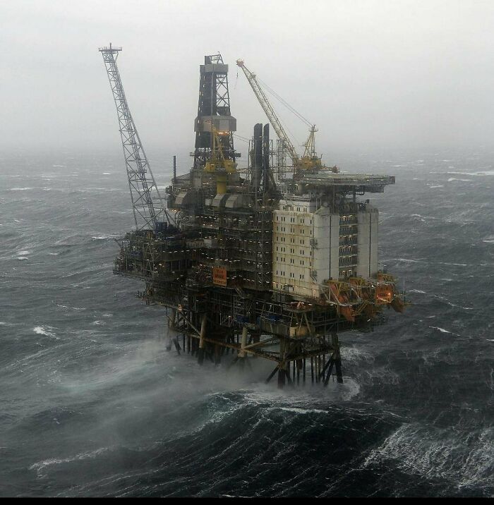 Plataforma petrolífera en el Mar del Norte, a 120 kms de Bergen