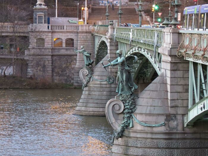 Puente Čechův, Praga