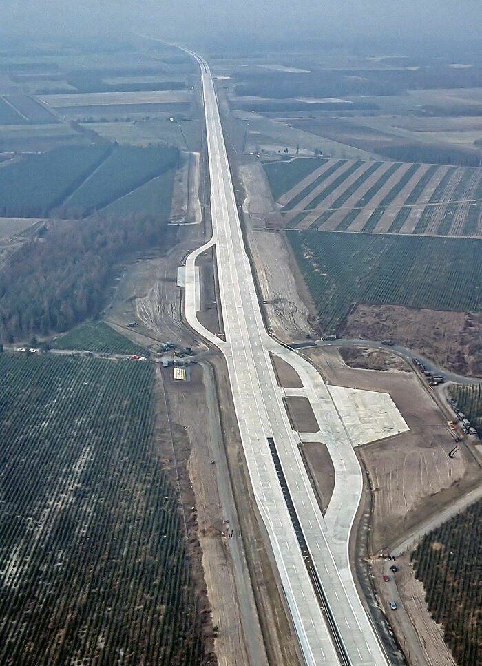 Germany Has Highway Strips That Can Be Instantly Transformed Into Emergency Airfields, Serving As Auxiliary Military Air Bases