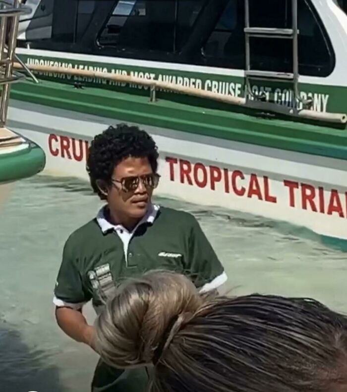 Bruno Mars tropical