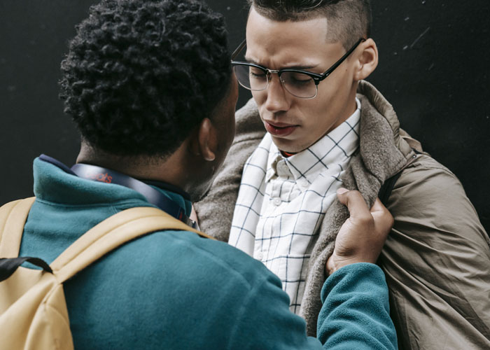 “He Assured Me He’d Protect Me”: Man, Obsessed With Being A Hero, Goes Off On GF For Ruining His Moment When Faced With Knife-Wielding Attacker “He Assured Me He’d Protect Me”: Man, Obsessed With Being A Hero, Goes Off On GF For Ruining His Moment When Faced With Knife-Wielding Attacker