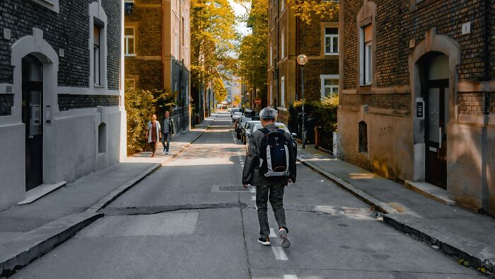 “What’s An Unspoken Social Rule That Americans Follow That Aren’t Obvious To Visitors?” (30 Answers)