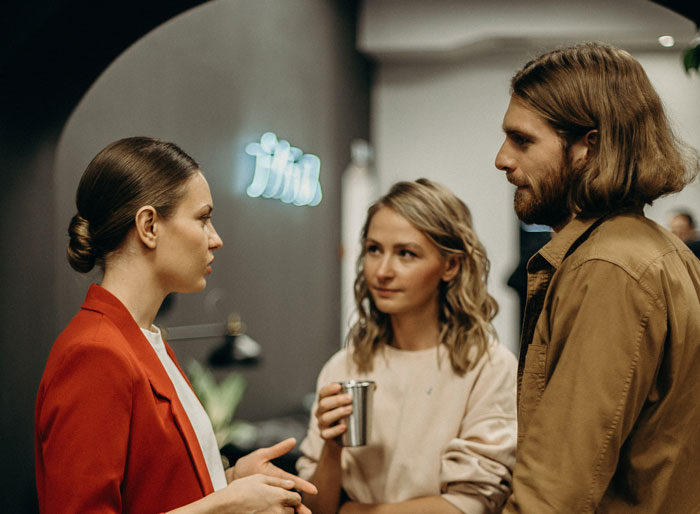 Guy Starts Mansplaining Periods To His Little Sister During Family Dinner, His Fiancée Asks Him A Question That Shuts Him Down Guy Starts Mansplaining Periods To His Little Sister During Family Dinner, His Fiancée Asks Him A Question That Shuts Him Down