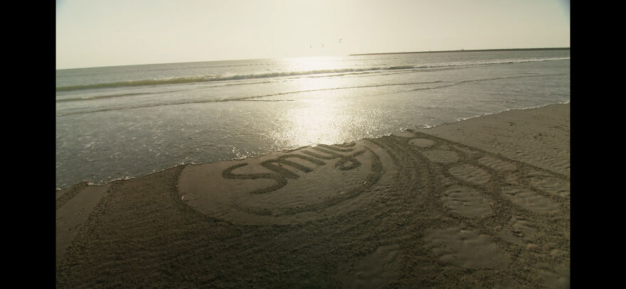 The Cleanest Billboard In The World 1200m2 Gone By One Wave. The Cleanest Billboard In The World 1200m2 Gone By One Wave.