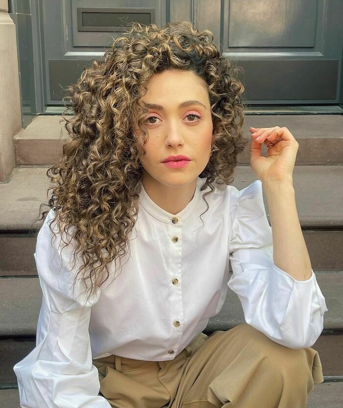 36-Year-Old Emmy Rossum Is Playing The Mom Of 27-Year-Old Tom Holland, And People Are Questioning The Age Gap 36-Year-Old Emmy Rossum Is Playing The Mom Of 27-Year-Old Tom Holland, And People Are Questioning The Age Gap