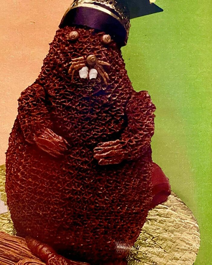 Eager Beaver (Wilton Yearbook 1980 Cake Decorating, 1980)