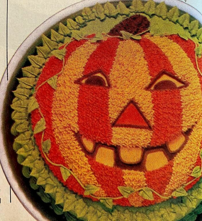 Jack-O-Lantern Cake (Wilton Yearbook 1977 Cake Decorating)