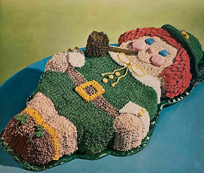 Lovable Leprechaun Cake (1976 Wilton Yearbook Of Cake Decorating)