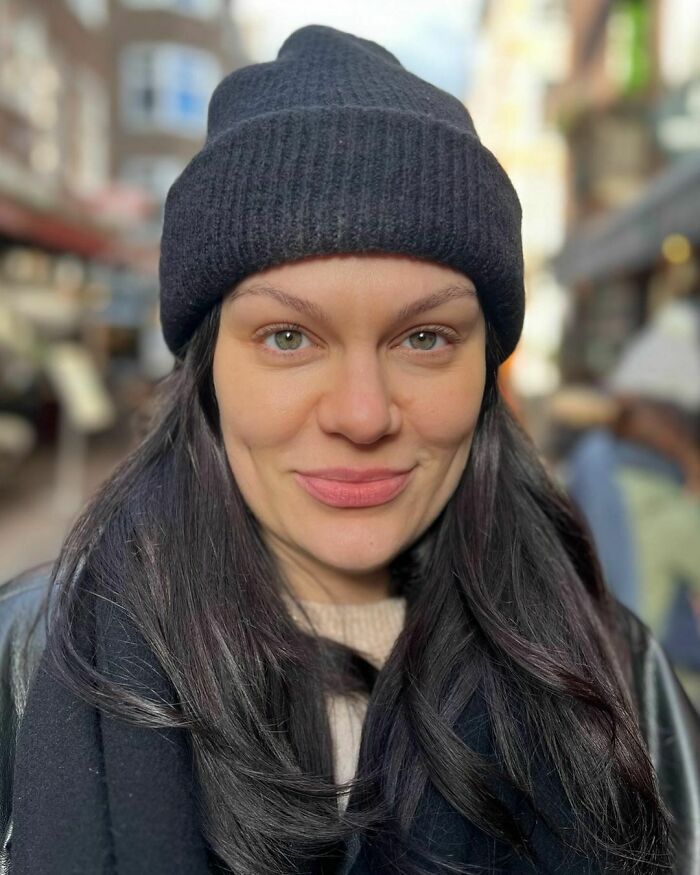 Jessie J Shows Topless Postpartum Body To Inspire Moms To Celebrate Their Natural Figures