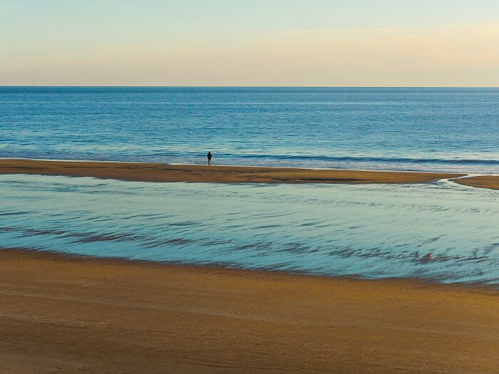 "Facing America, At The End Of The Day" By Sophie Lebon