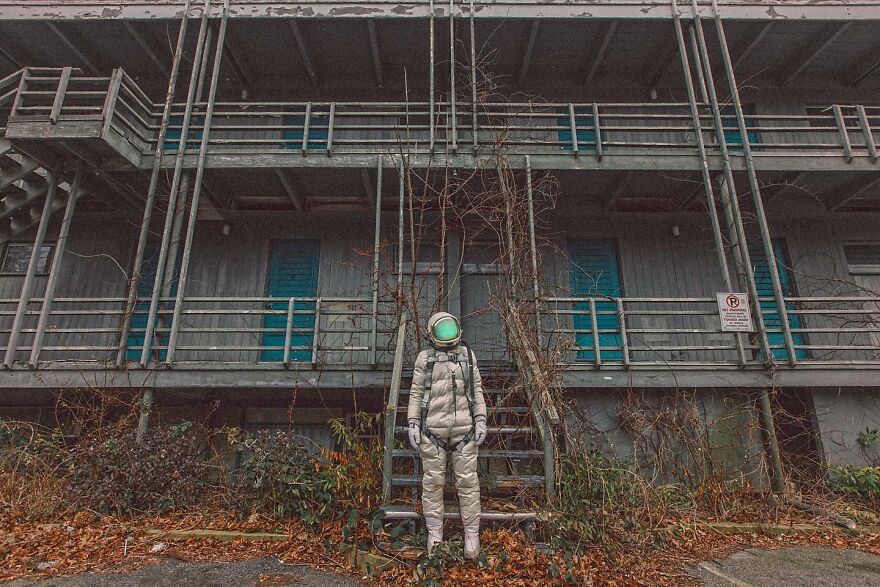 Photographer Uses Astronauts To Weave Fantastical Visual Stories