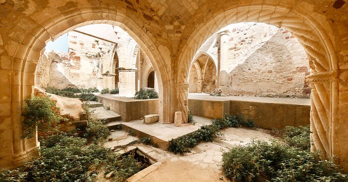 Here Are 17 Of The Most Stunning Abandoned Places That I Discovered During My Trip To Sardinia