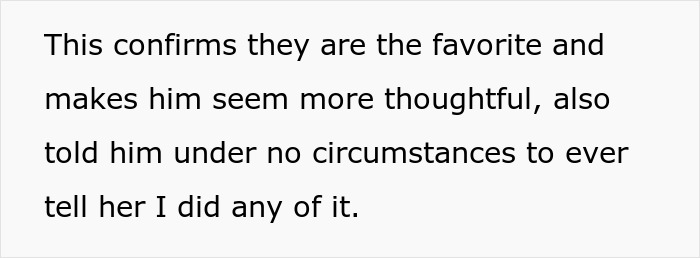 Man Helps A Random Customer Who Happens To Be “The Least Romantic Man On The Planet” Pleasantly Surprise His Wife With A Thoughtful Gift Man Helps A Random Customer Who Happens To Be “The Least Romantic Man On The Planet” Pleasantly Surprise His Wife With A Thoughtful Gift