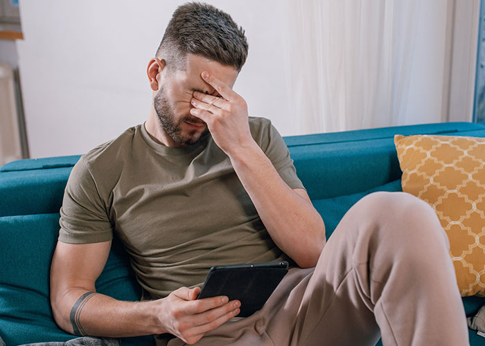 "So Mean And Innocent At The Same Time": People React To Woman's Petty Revenge On Cheating Ex After Finding His New Book Online