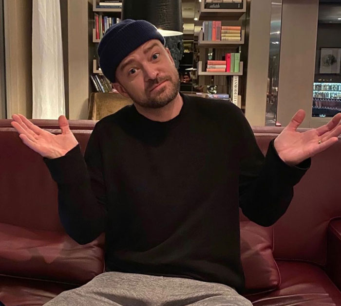 Justin Timberlake posing for a picture 