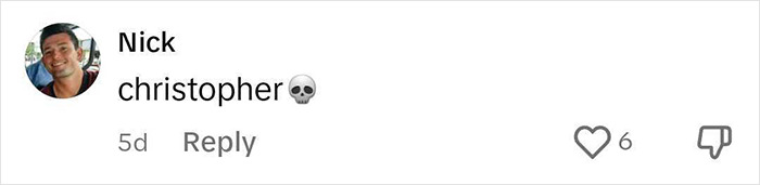 Man Sits In The Wrong Seat, Accidentally Plays Titanic Music Out Loud And Realizes Kate Winslet Is Sitting Next To Him Man Sits In The Wrong Seat, Accidentally Plays Titanic Music Out Loud And Realizes Kate Winslet Is Sitting Next To Him