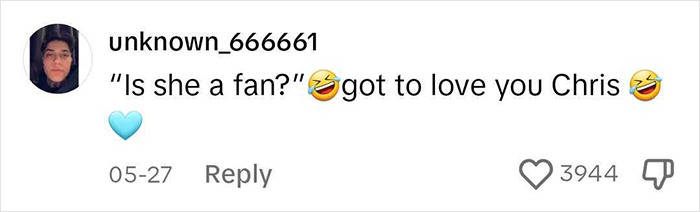 Man Sits In The Wrong Seat, Accidentally Plays Titanic Music Out Loud And Realizes Kate Winslet Is Sitting Next To Him Man Sits In The Wrong Seat, Accidentally Plays Titanic Music Out Loud And Realizes Kate Winslet Is Sitting Next To Him