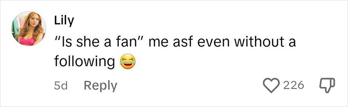 Man Sits In The Wrong Seat, Accidentally Plays Titanic Music Out Loud And Realizes Kate Winslet Is Sitting Next To Him Man Sits In The Wrong Seat, Accidentally Plays Titanic Music Out Loud And Realizes Kate Winslet Is Sitting Next To Him