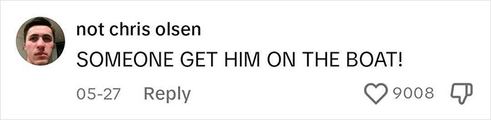 Man Sits In The Wrong Seat, Accidentally Plays Titanic Music Out Loud And Realizes Kate Winslet Is Sitting Next To Him Man Sits In The Wrong Seat, Accidentally Plays Titanic Music Out Loud And Realizes Kate Winslet Is Sitting Next To Him