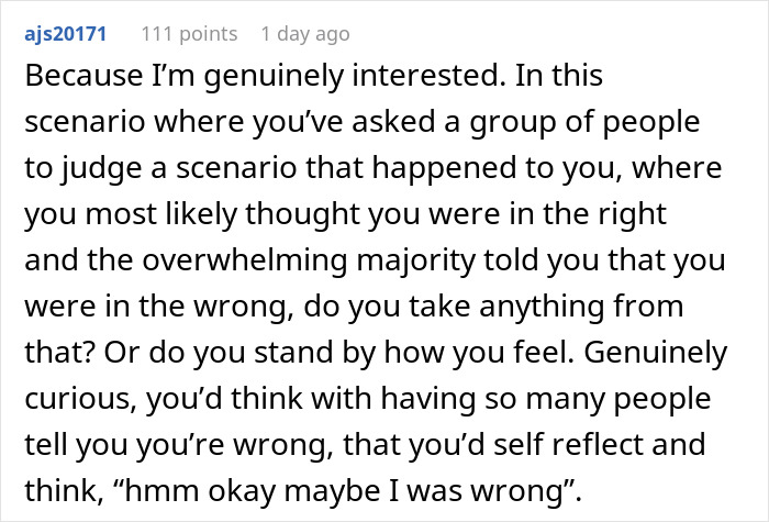 Woman Doesn’t Want Men Sitting Next To Her On A Busy Train, Gets In An Argument When She’s Asked To Move Her Bag From An Empty Seat