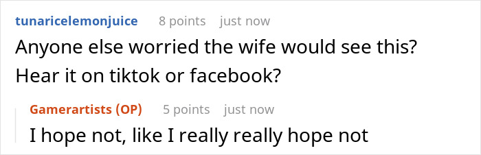 Man Helps A Random Customer Who Happens To Be “The Least Romantic Man On The Planet” Pleasantly Surprise His Wife With A Thoughtful Gift Man Helps A Random Customer Who Happens To Be “The Least Romantic Man On The Planet” Pleasantly Surprise His Wife With A Thoughtful Gift