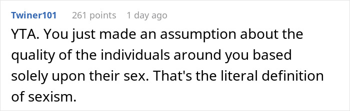 Woman Doesn’t Want Men Sitting Next To Her On A Busy Train, Gets In An Argument When She’s Asked To Move Her Bag From An Empty Seat