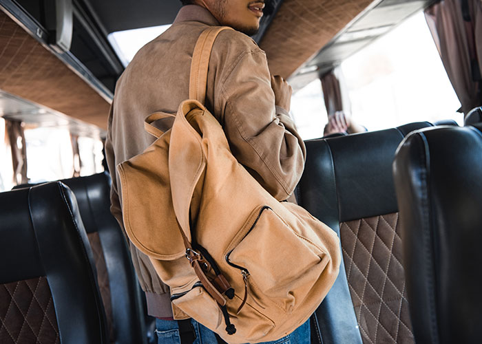 Woman Thinks She’s Entitled To Cut In Line Then Demand Things Be Moved From The Overhead Shelves, So This Man Teaches Her A Lesson Woman Thinks She’s Entitled To Cut In Line Then Demand Things Be Moved From The Overhead Shelves, So This Man Teaches Her A Lesson