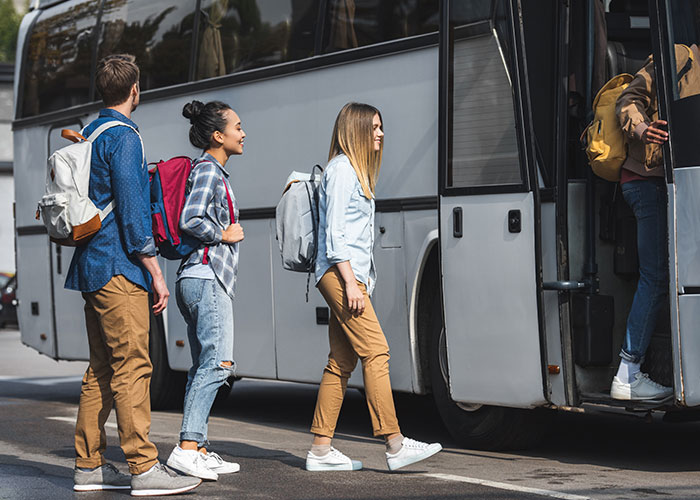 Woman Thinks She’s Entitled To Cut In Line Then Demand Things Be Moved From The Overhead Shelves, So This Man Teaches Her A Lesson Woman Thinks She’s Entitled To Cut In Line Then Demand Things Be Moved From The Overhead Shelves, So This Man Teaches Her A Lesson