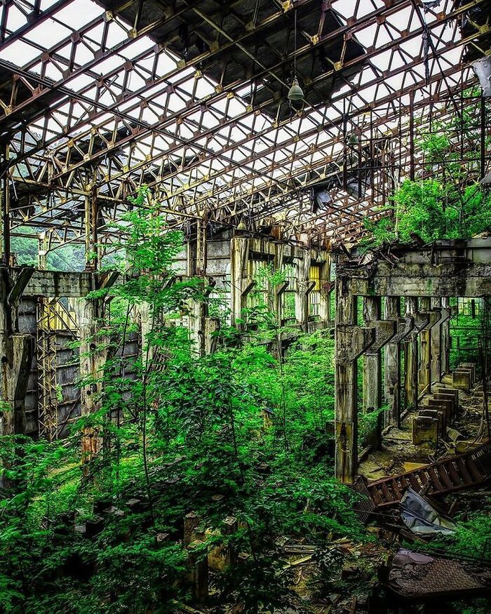 Deserted-Abandoned-Places-Pics