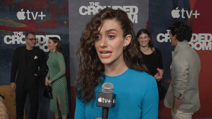 36-Year-Old Emmy Rossum Is Playing The Mom Of 27-Year-Old Tom Holland, And People Are Questioning The Age Gap 36-Year-Old Emmy Rossum Is Playing The Mom Of 27-Year-Old Tom Holland, And People Are Questioning The Age Gap