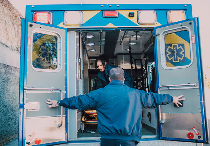 "An Entitled Mother Rips Open The Doors Of My Ambulance, And It Does Not End Well For Her"