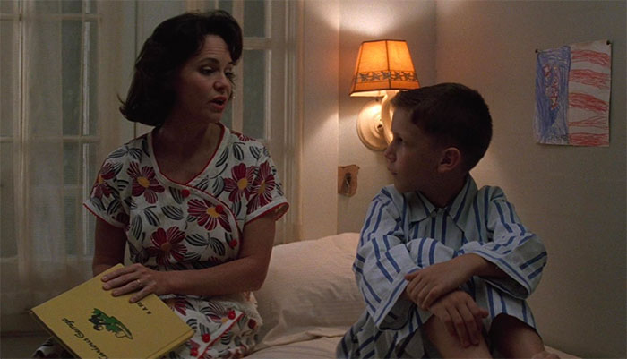 Mrs. Gump reading a bedtime story to Forrest Gump 