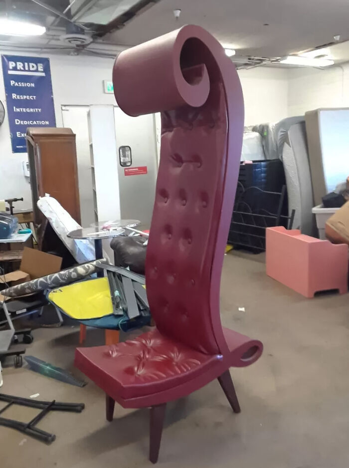 Me encantó esta silla, como un trono de Willy Wonka