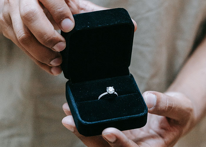 Man Cheats On Fiancé With An Ex, Demands She Return His $190 Engagement Ring, So She Does, Infuriating Him Endlessly