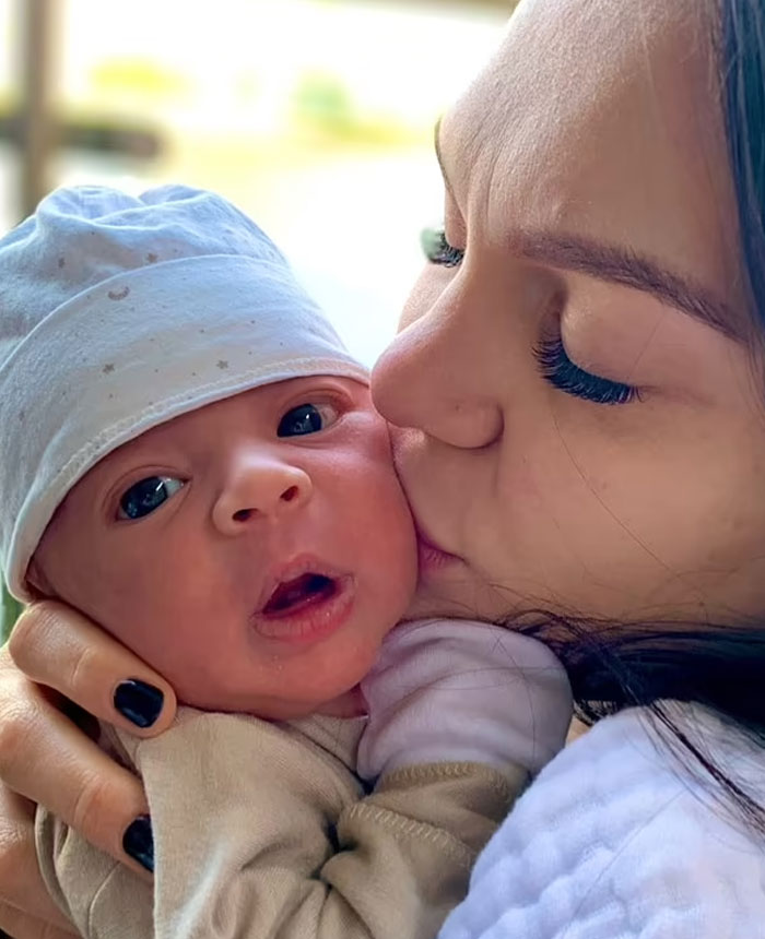 Jessie J Shows Topless Postpartum Body To Inspire Moms To Celebrate Their Natural Figures