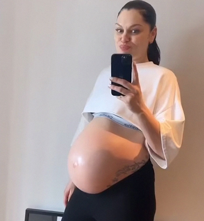 Jessie J Shows Topless Postpartum Body To Inspire Moms To Celebrate Their Natural Figures