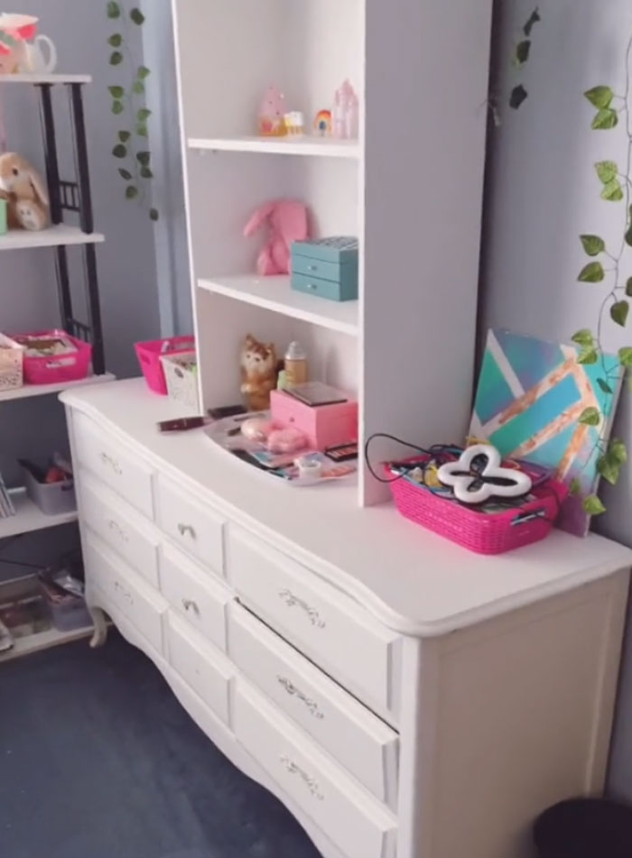 Mom Shows The Transformation Of Her Daughter’s Room Before And After Cleaning, A Lot Of People Are Not Happy About It Mom Shows The Transformation Of Her Daughter’s Room Before And After Cleaning, A Lot Of People Are Not Happy About It